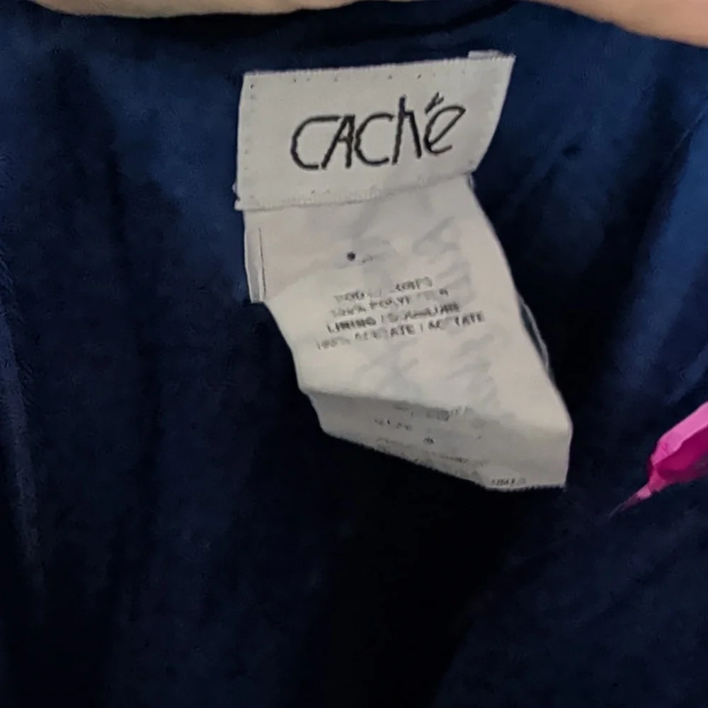 Cache 2000's Gown - Picture 2 of 3